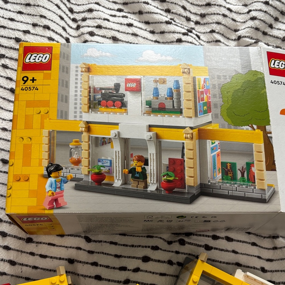 LEGO City Storefront Set -LEGO Official Store 40574